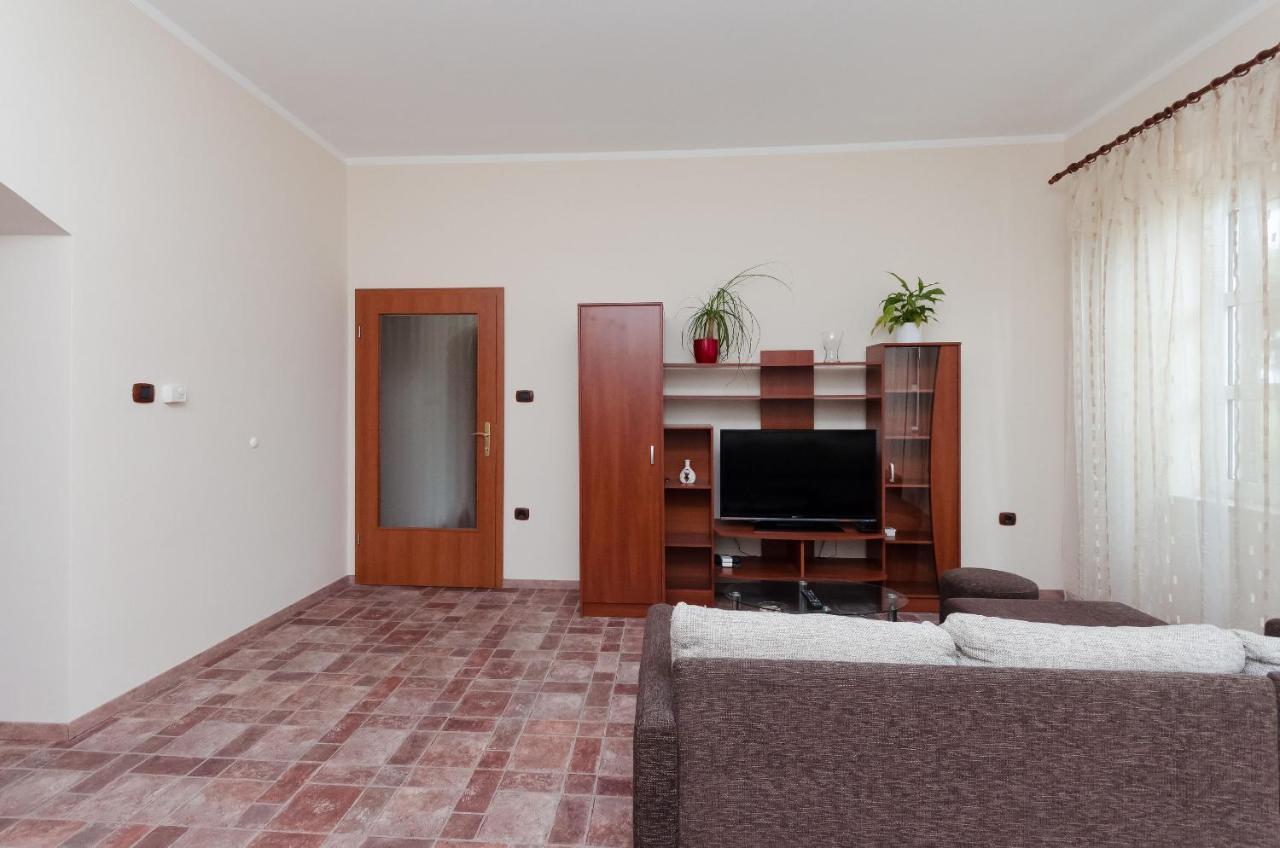 Apartment Aleksandra Rijeka Exterior foto